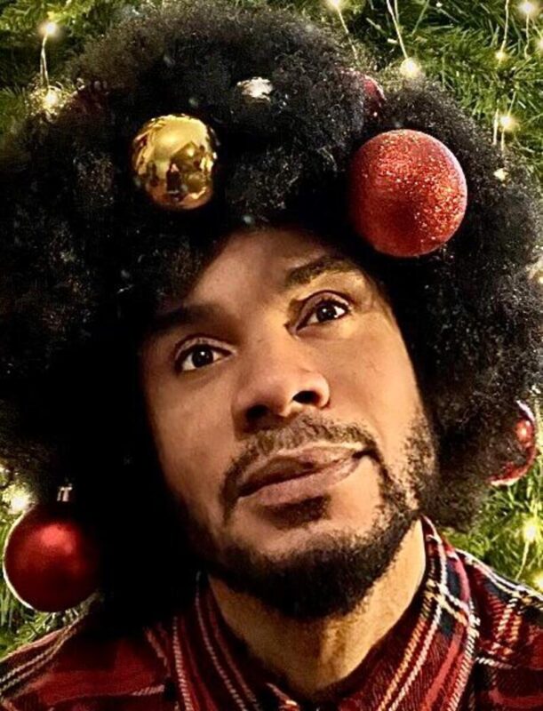 “Christmas King” è il nuovo album di Babibevis, un preziosissimo regalo da scartare sotto l’albero per riscoprire la meraviglia della vita